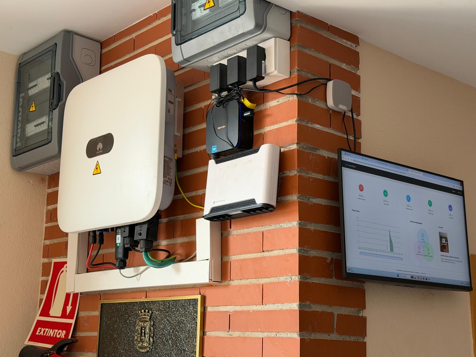 INSTALACI�N LOMAS DEL ALBUJON 2